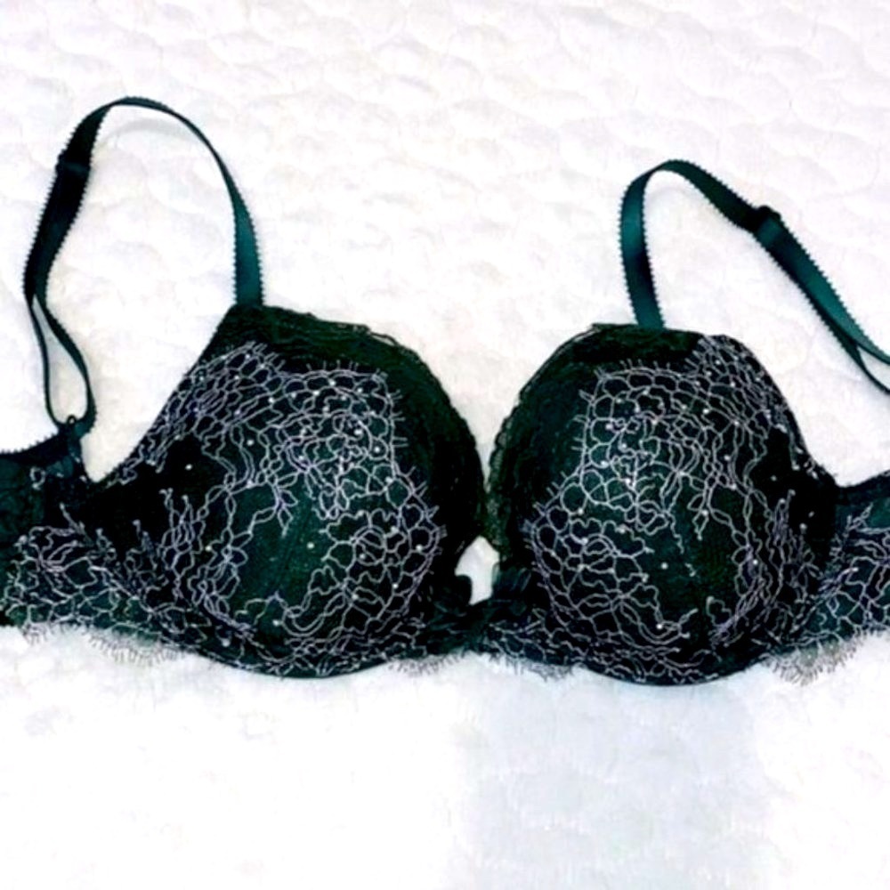 VS Very Sexy Green/Cream Chantilly Lace 32C Bra